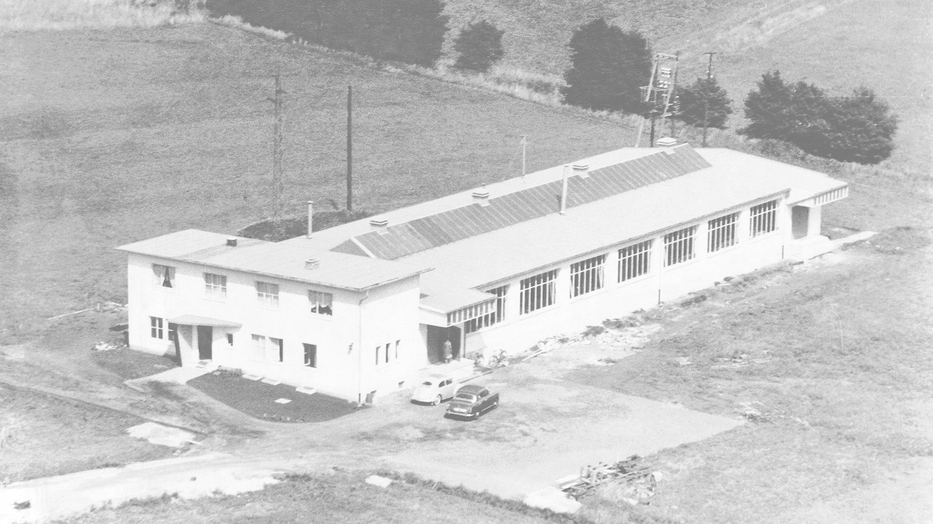 Den første bygning på fabrikken i Rehe © ABUS