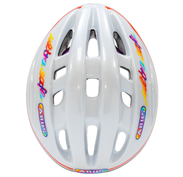 En hvid ABUS Ultra Safe hjelm med den farverige tekst "ultra safe ABUS" © ABUS