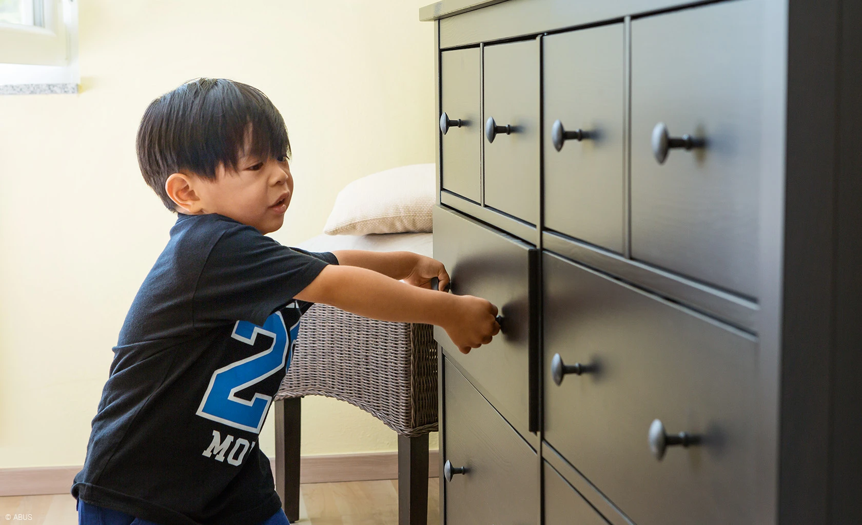 Serrures de sécurité enfants pour tiroirs et portes des meubles