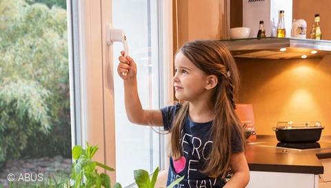 système fermeture de sécurité enfant pour fenêtre et accès balcon